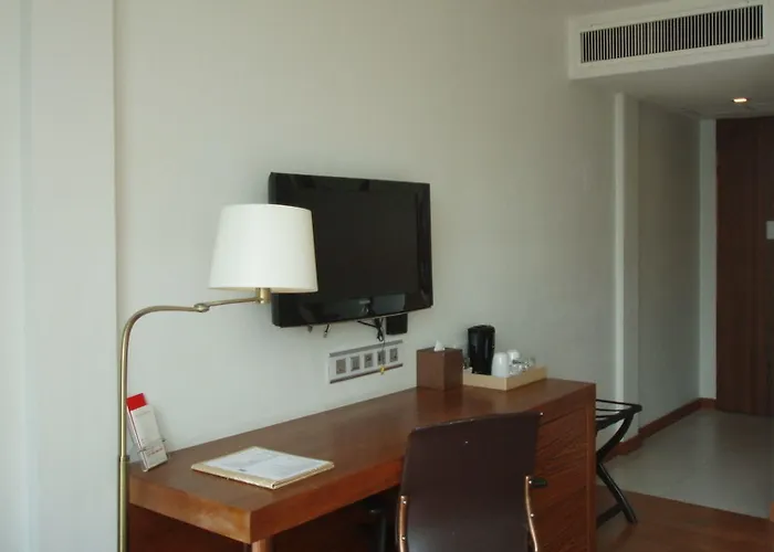 Sachas Uno Asoke Sukhumvit Hotel 3*