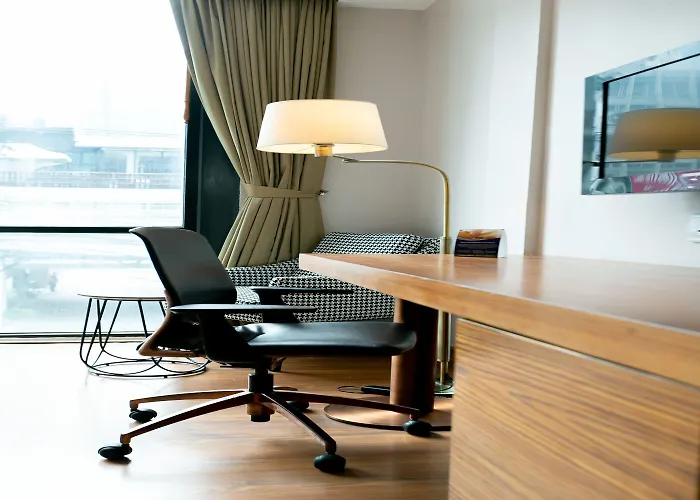Sachas Uno Asoke Sukhumvit Hotel 3*