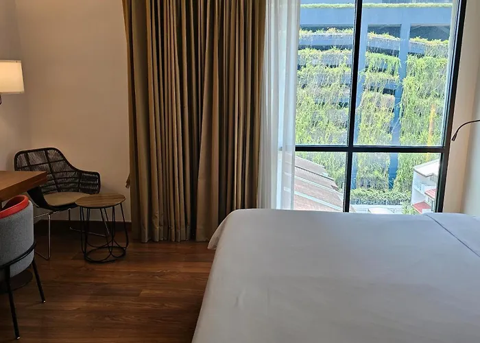 מלון Sachas Uno Asoke Sukhumvit 3*
