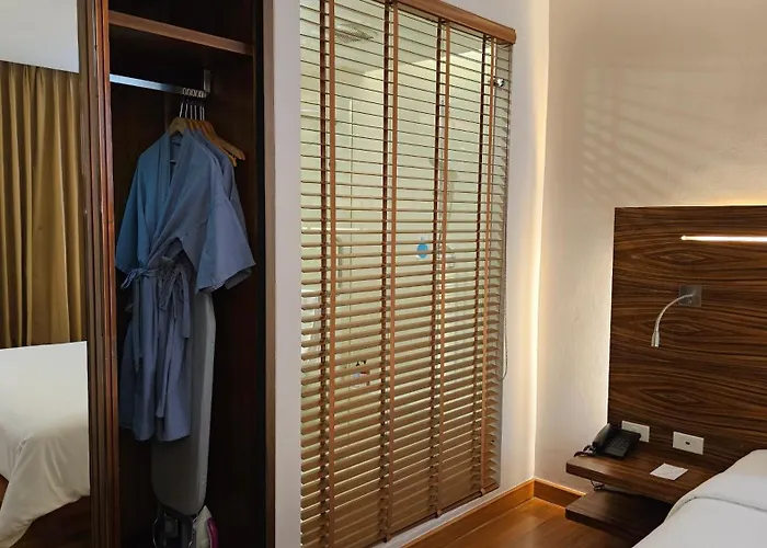 Sachas Uno Asoke Sukhumvit Hotel 3*