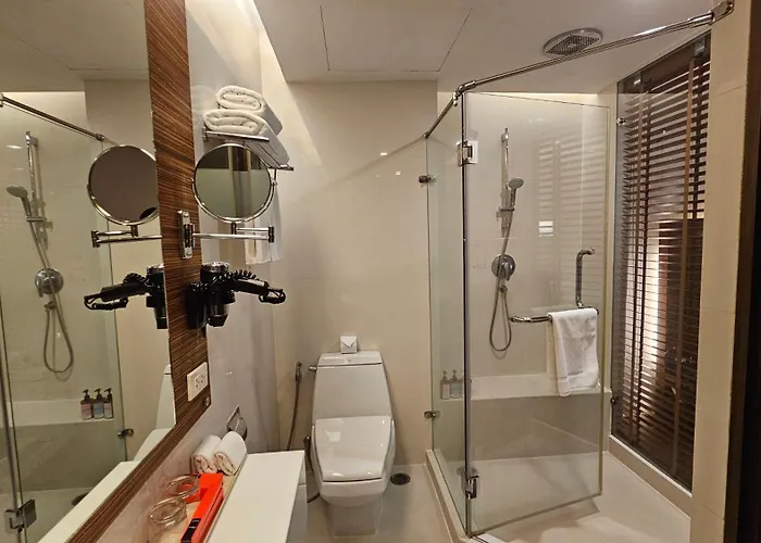 Sachas Uno Asoke Sukhumvit Hotel 3*