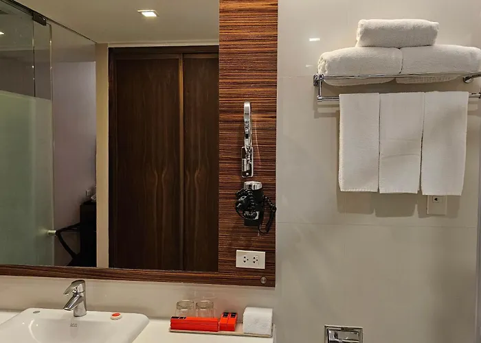 מלון Sachas Uno Asoke Sukhumvit